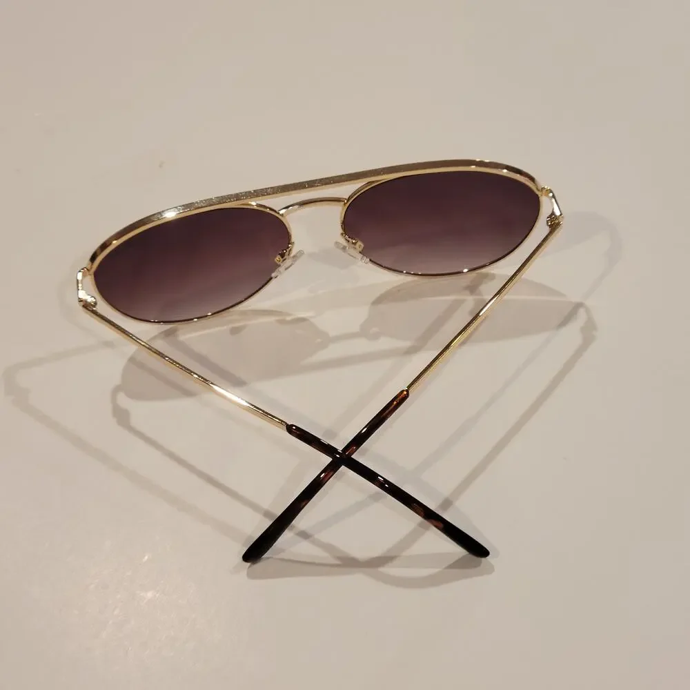 Women's Quay Easily Amused Sunglasses 1212 Gold tone metal frame